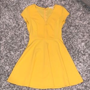 yellow short dress